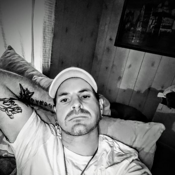 Meet your Posher, Chris - Picture 1 of 1